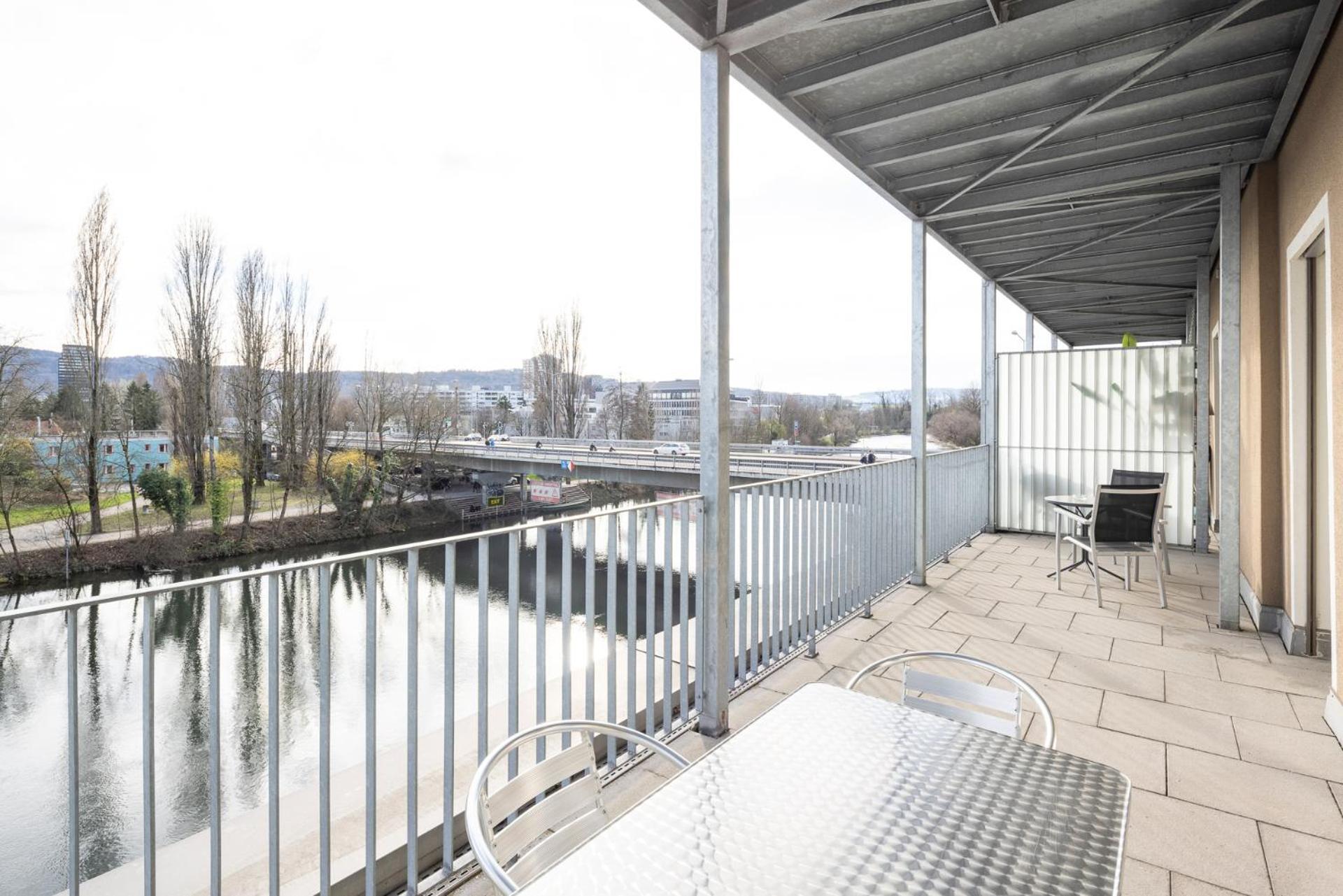 Stayy The River - Contactless Check-In Zürih Dış mekan fotoğraf